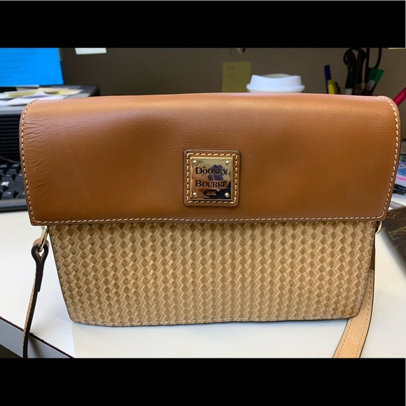 Dooney & Bourke Purse (TRADES ACCEPTED) - Picture 1 of 5